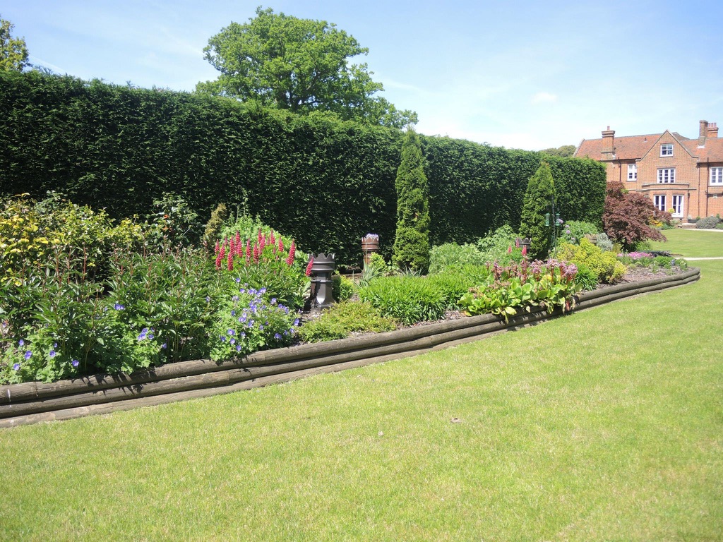 residential garden maintenance