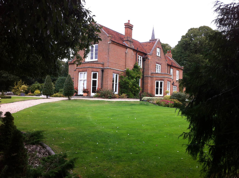 private-estate-garden7